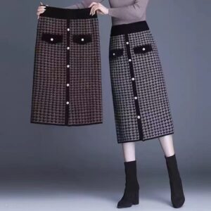 Woolen Checked Body-Fit Skirt