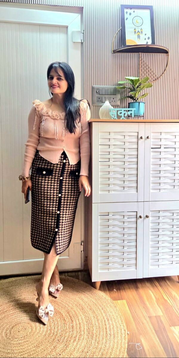 Rose Korean Chic Body-Fit Top