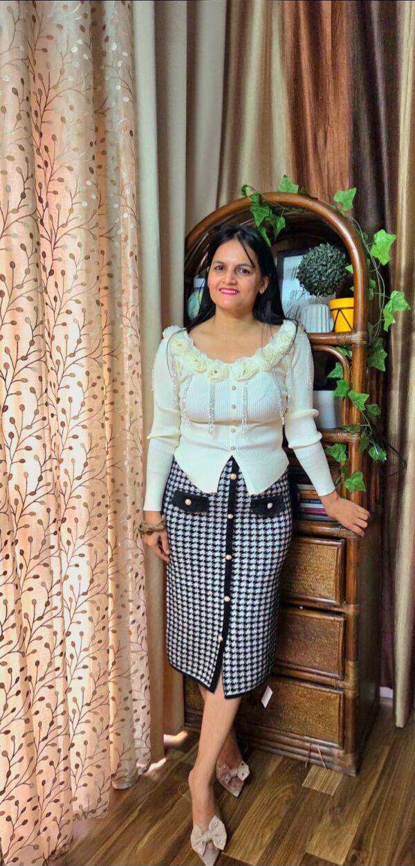 Rose Korean Chic Body-Fit Top